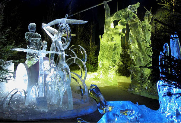 Snow-&-Ice-Sculpture-Festival,-Bruges